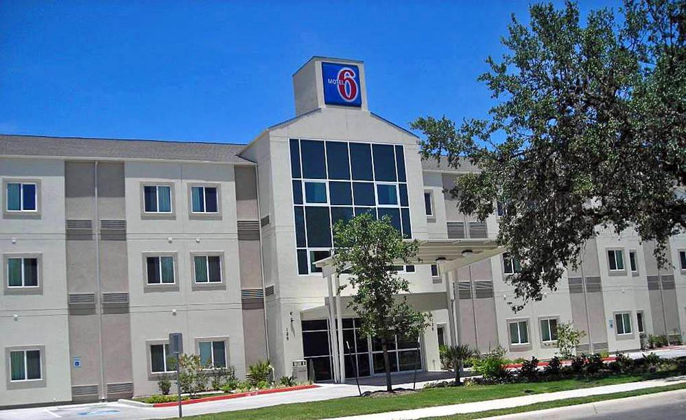Baymont By Wyndham San Antonio Airport Hotel Exterior foto