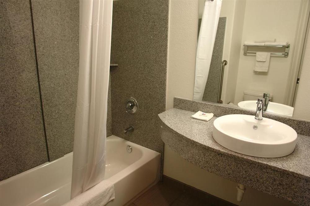 Baymont By Wyndham San Antonio Airport Hotel Quarto foto